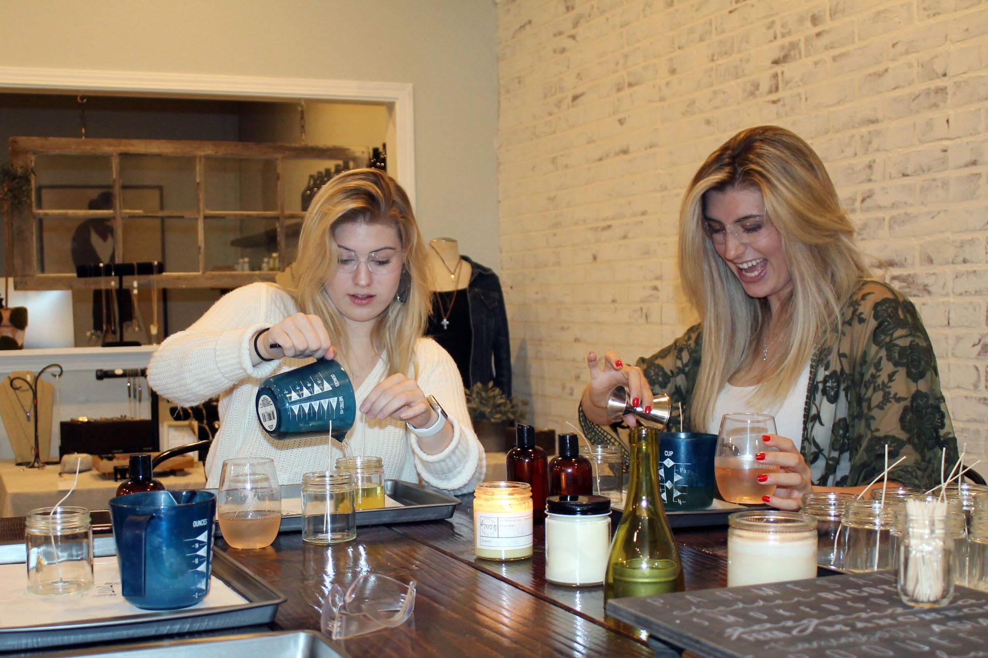 Online] Seasonal Soy Wax Candle Making Class – Assembly: gather +